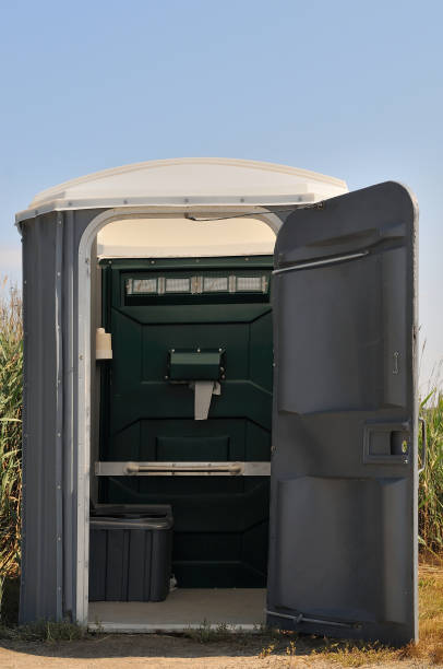 Best Porta potty delivery and setup  in Batesville, IN